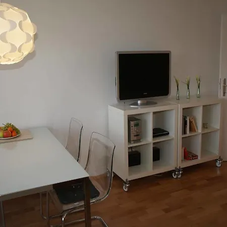 دوميتسيل * كابرون