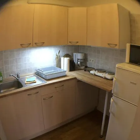 دوميتسيل * كابرون