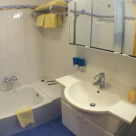 شقة دوميتسيل