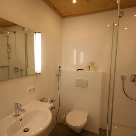 دوميتسيل * كابرون